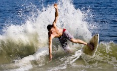 九游娱乐首页-东瀛利刃出鞘，奥亚尔萨瓦尔闪耀，日本3-0完胜皇家社会背后的战术启示