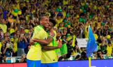 九游体育APP-智利足球队与对手对决，最终获胜