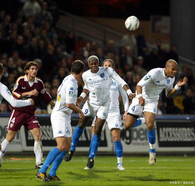 后卫稳固防守,法甲球队零封对手 后卫稳固防守,法甲球队零封对手