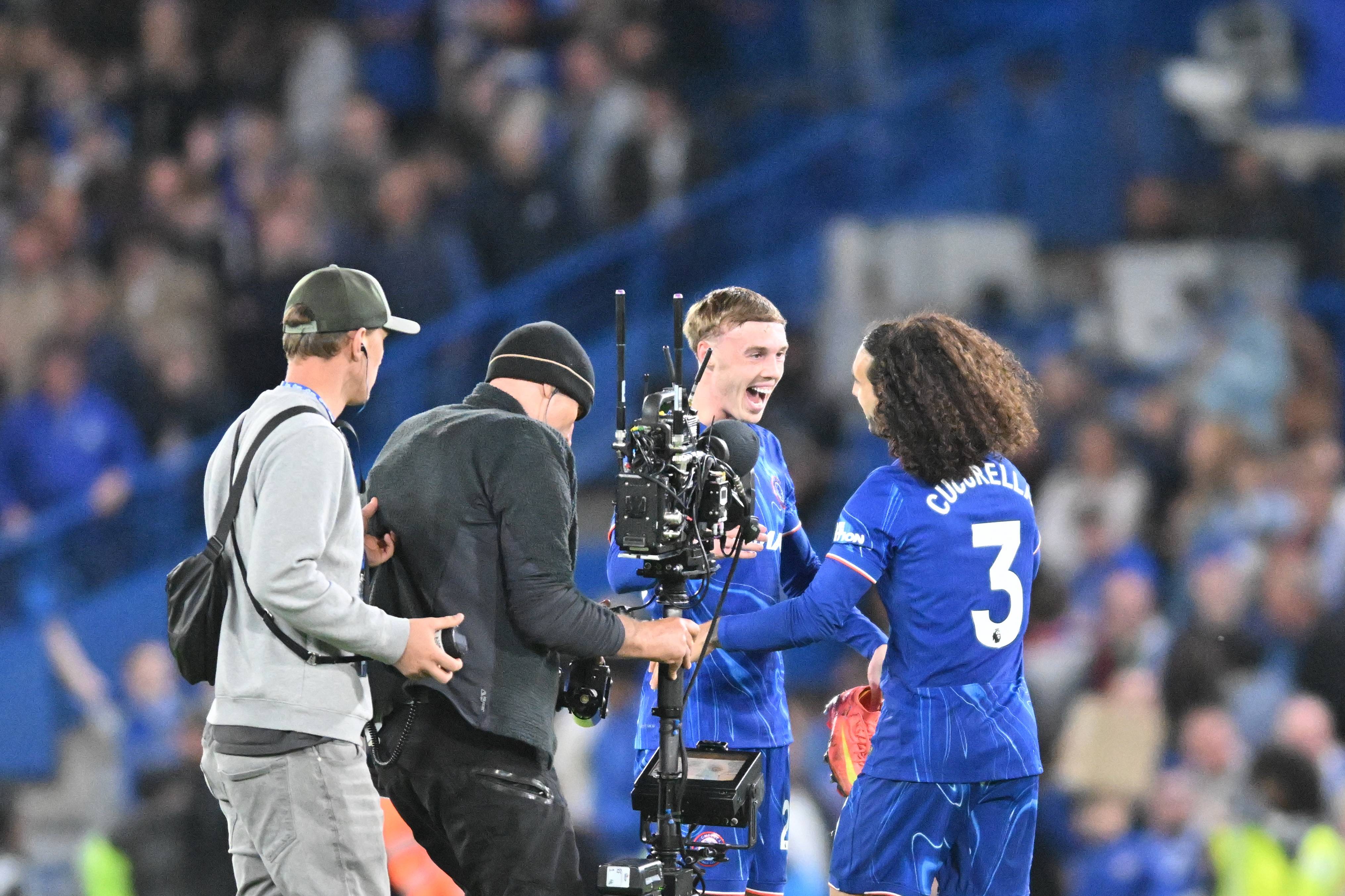 切尔西门将连续扑救受到球迷赞扬