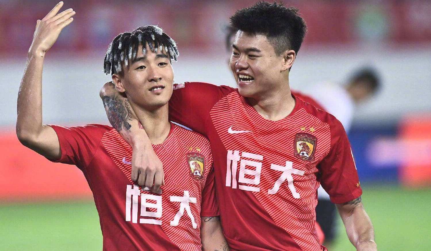 包含恒大突袭收获一波三折，客场大失意的词条