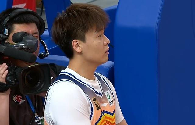 新疆男篮逆转获胜，继续保持领先优势