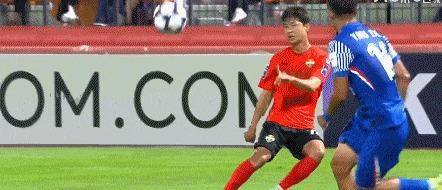 申花主场逆转华夏幸福，豪取三分