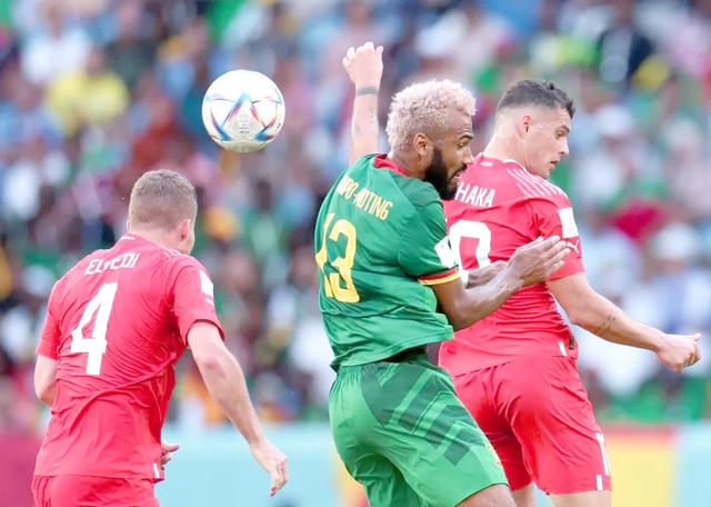 众多球队在世界杯赛场上交锋,激战不断 众多球队在世界杯赛场上交锋,激战不断