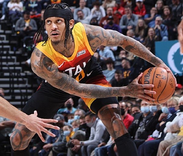 包含灰熊绝杀马刺，萨姆·米切尔绝境逆转的词条