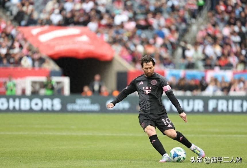 关于乌拉圭轻取AC米兰，梅西统治全场的信息