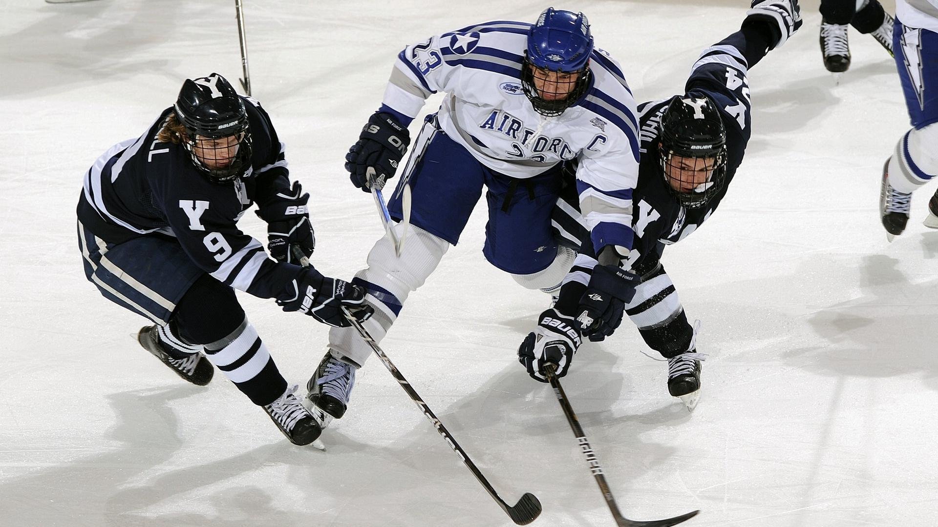 西决生死战之夜,凯恩存在感拉满,沉默领袖如何定义系列赛