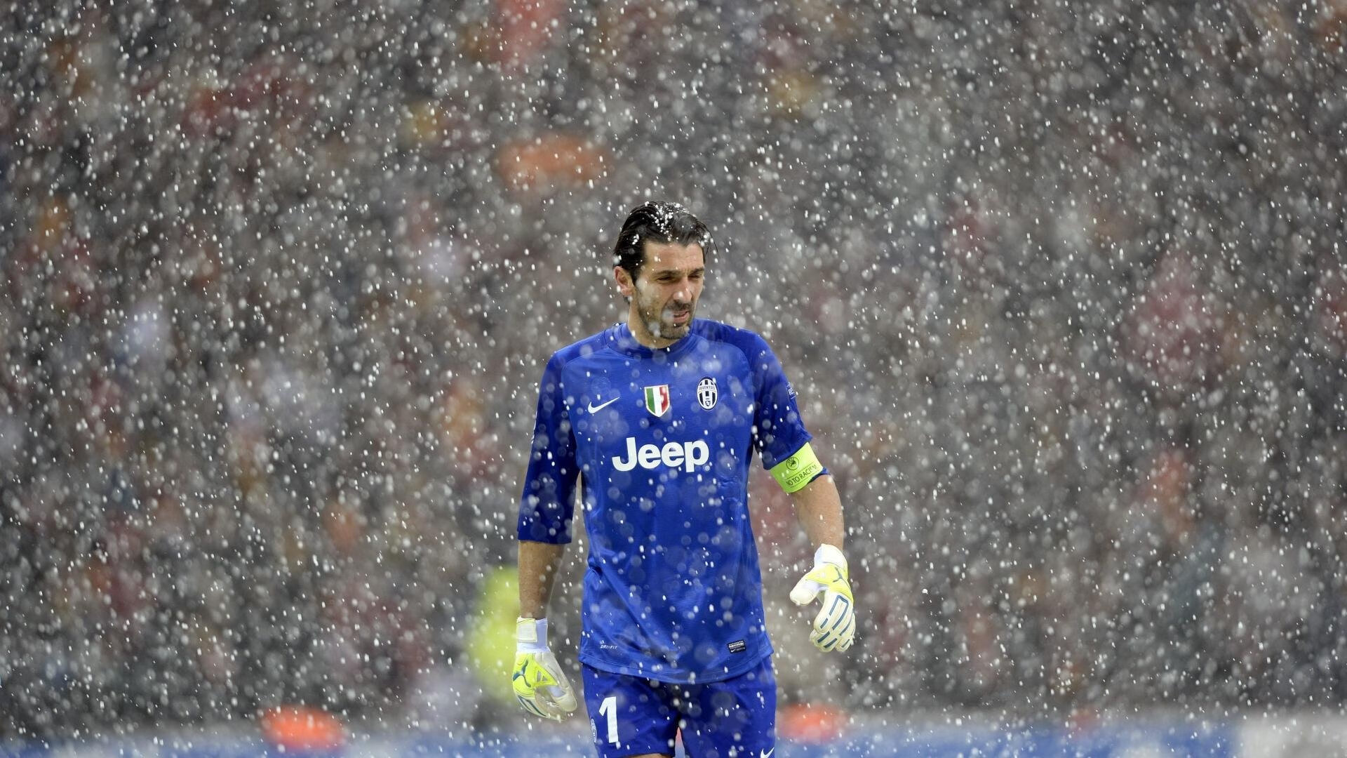 独行侠绝杀雄鹿，库里点燃赛场，当孤胆英雄与三分风暴相遇